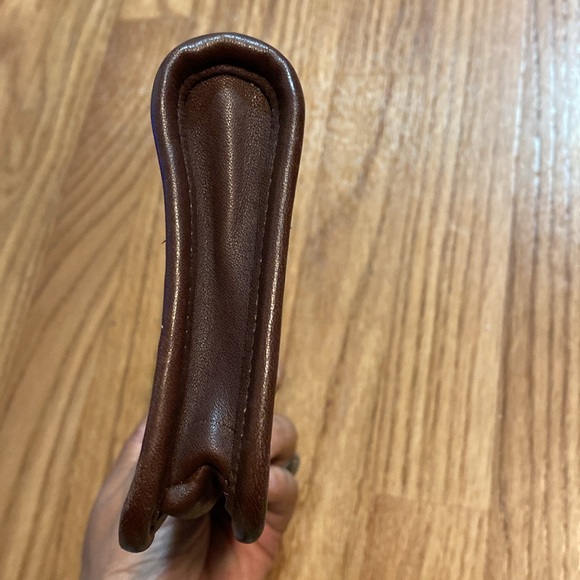 Coach pouch brown leather lined on the inside no serial number vintage scratches - Picture 6 of 10